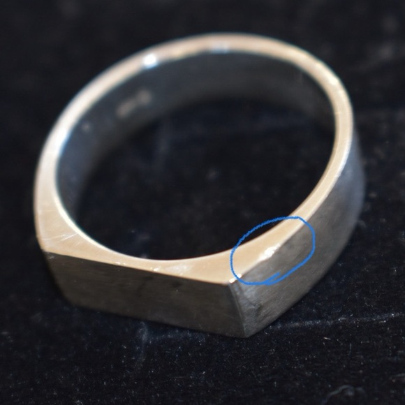 SOLD - Mejuri Rectangular Signet Ring - Picture 11 of 13